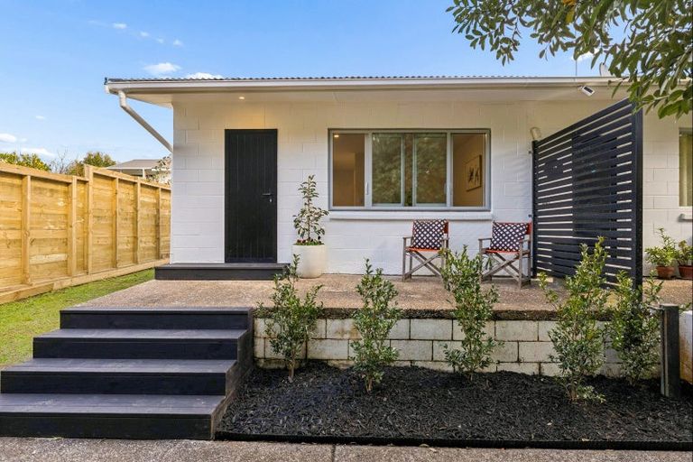 Photo of property in 3/28 Chartwell Avenue, Glenfield, Auckland, 0629