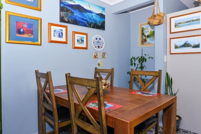 Photo of property in 1012 Heretaunga Street East, Parkvale, Hastings, 4122