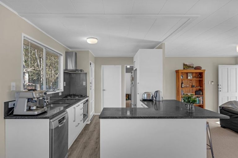 Photo of property in 47 Claverdon Drive, Massey, Auckland, 0614