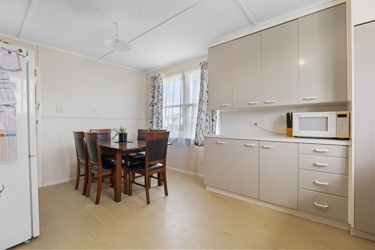 Photo of property in 12 Leeds Street, Milson, Palmerston North, 4414