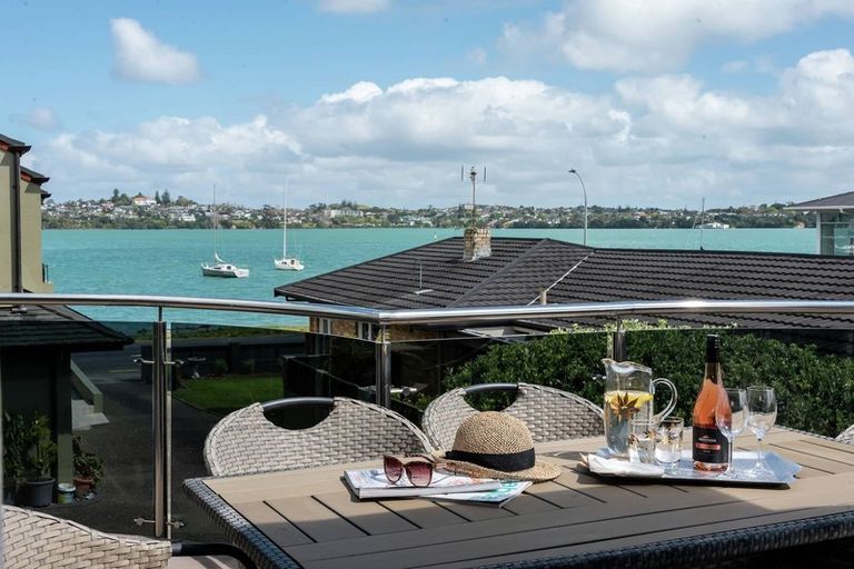 Photo of property in 14a The Parade, Bucklands Beach, Auckland, 2012