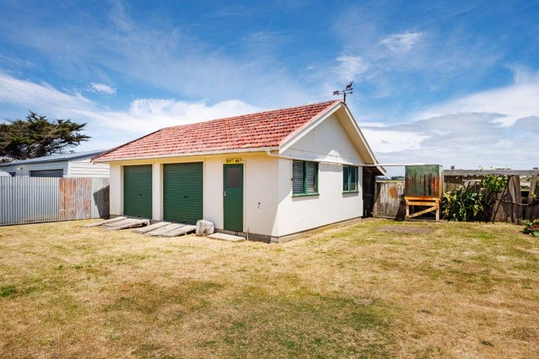 Photo of property in 1941 Parewanui Road, Parewanui, Bulls, 4894