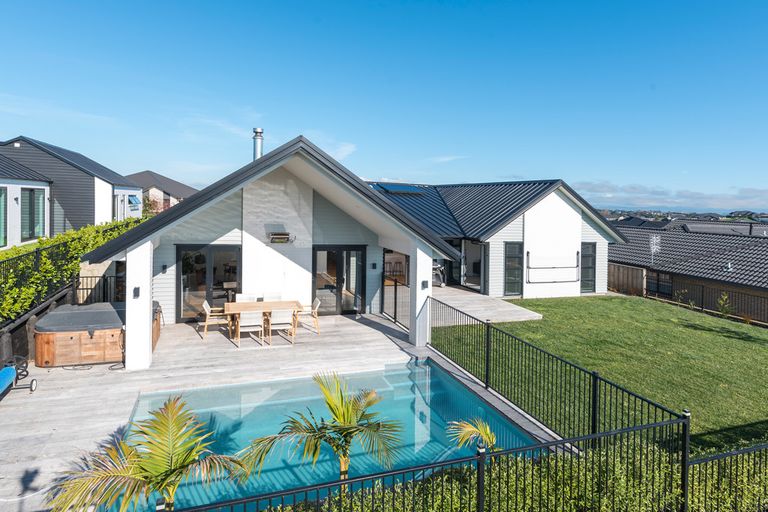 Photo of property in 17 Longbow Terrace, Flagstaff, Hamilton, 3210