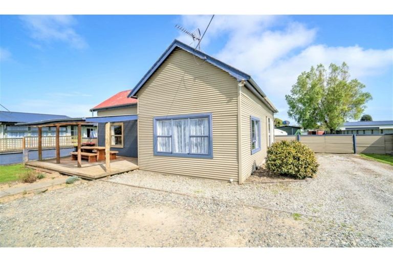 Photo of property in 58 Mauchline Street, Wallacetown, 9816