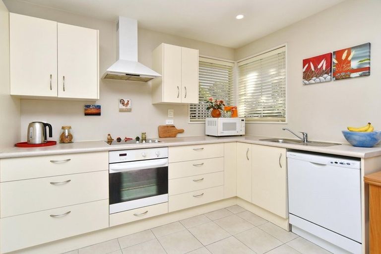 Photo of property in 2/107 Staveley Street, Avonhead, Christchurch, 8042