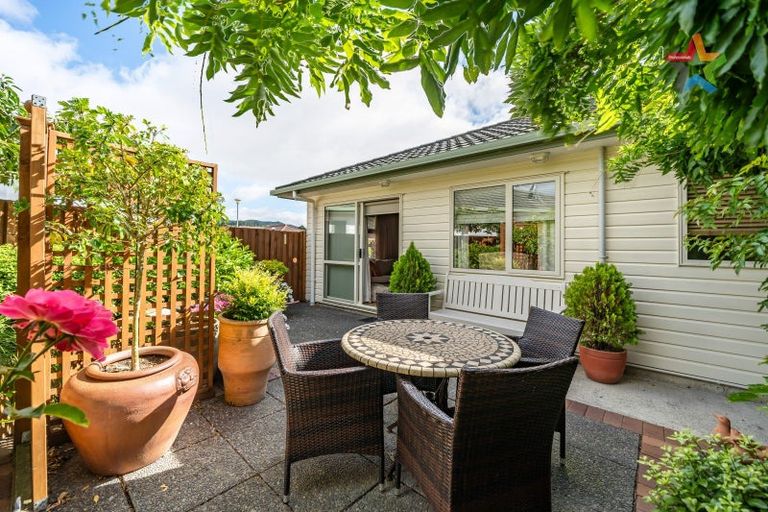 Photo of property in 44 Woodland Mews, Wainuiomata, Lower Hutt, 5014