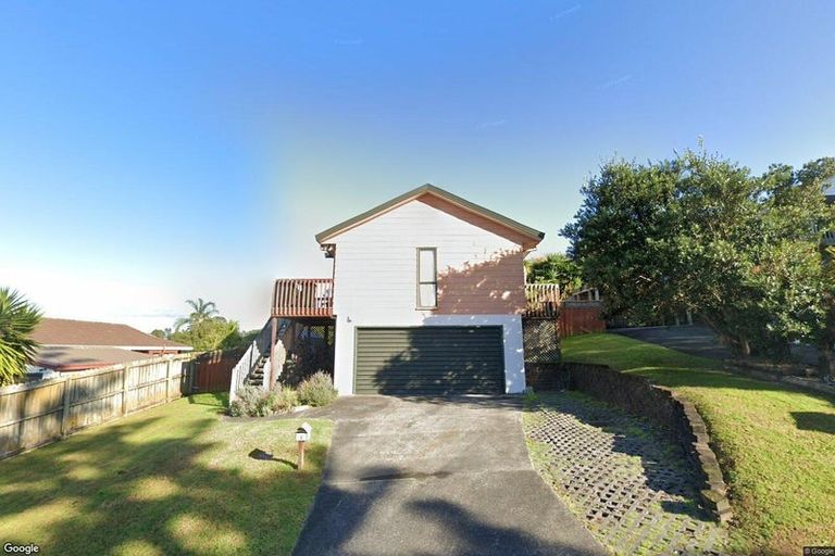 Photo of property in 6 Garcia Place, West Harbour, Auckland, 0618