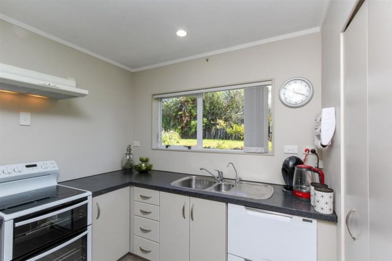 Photo of property in 6 Fantome Place, Whalers Gate, New Plymouth, 4310