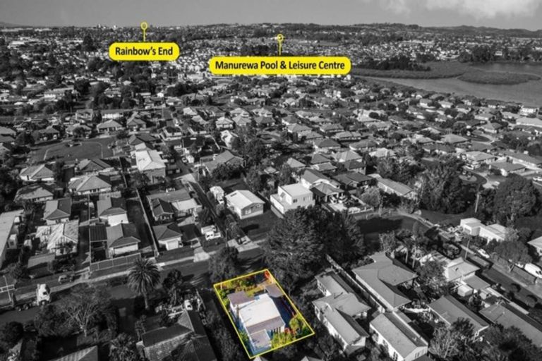 Photo of property in 1/25 Blanes Road, Weymouth, Auckland, 2103