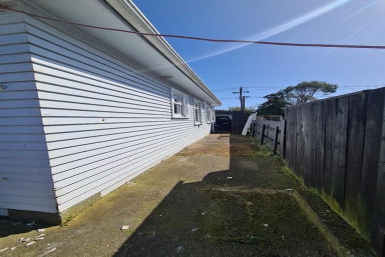 Photo of property in 5 Bythell Street, Wainuiomata, Lower Hutt, 5014