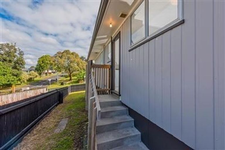 Photo of property in 1/26 Kemp Road, Massey, Auckland, 0614