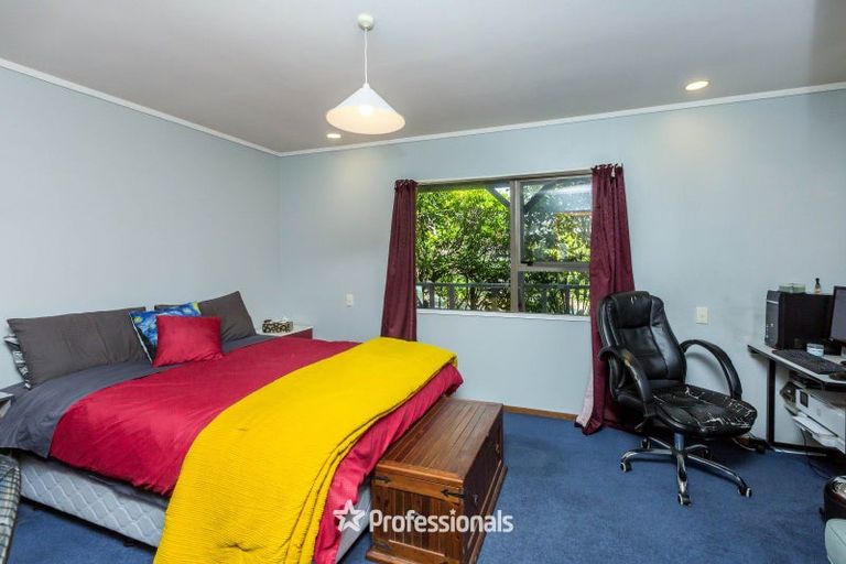 Photo of property in 2 Fenchurch Grove, Stokes Valley, Lower Hutt, 5019