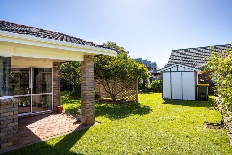 Photo of property in 7 Boulevard Drive, Merrilands, New Plymouth, 4312