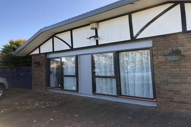 Photo of property in 7 Kallaroo Place, Botany Downs, Auckland, 2010