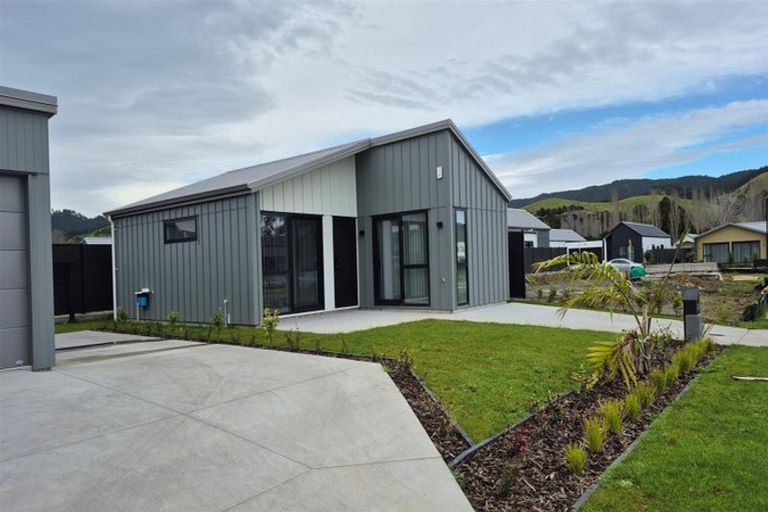 Photo of property in 3 Mataikokako Loop, Kawakawa Bay, 2585