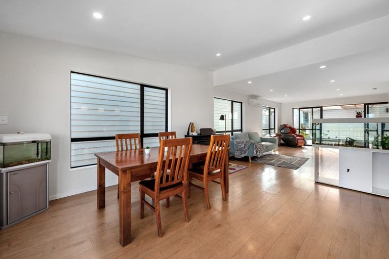 Photo of property in 54 Ascension Crescent, Orewa, 0931