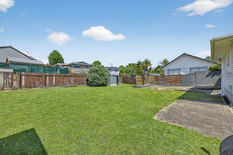 Photo of property in 2/47 Larne Avenue, Pakuranga Heights, Auckland, 2010
