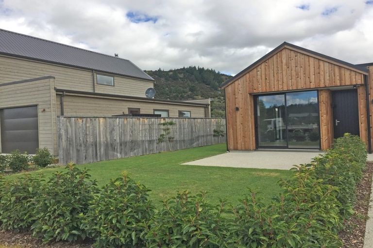 Photo of property in 6 Glen Dene Crescent, Wanaka, 9305