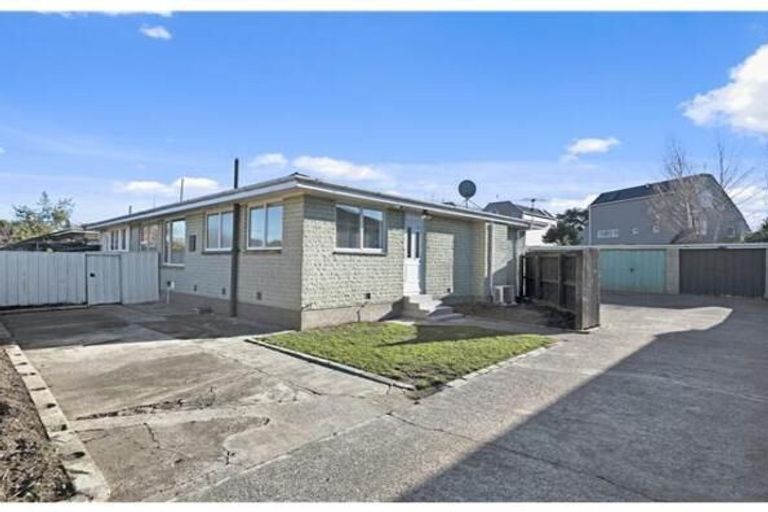 Photo of property in 18 Dallas Street, Riccarton, Christchurch, 8041