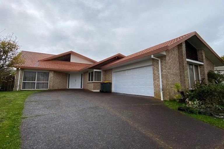 Photo of property in 14 Caldbeck Rise, Northpark, Auckland, 2013