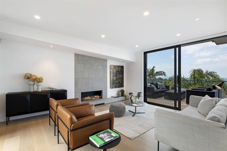 Photo of property in 35a Gulf View Road, Murrays Bay, Auckland, 0630