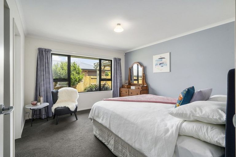 Photo of property in 22 Liberty Grove, Kelvin Grove, Palmerston North, 4414