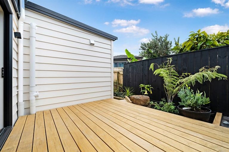Photo of property in 40c Nikau Street, New Lynn, Auckland, 0600