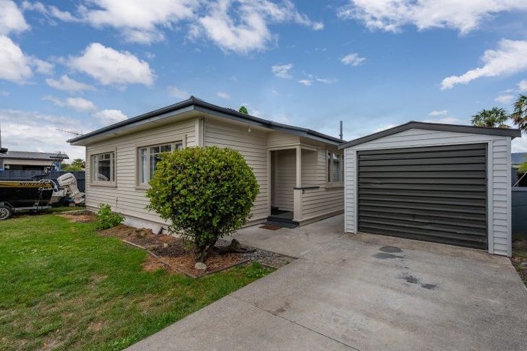 Photo of property in 106 Meeanee Road, Taradale, Napier, 4112