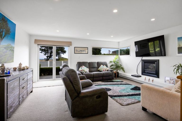 Photo of property in 16 Egmont Street, Patea, 4520