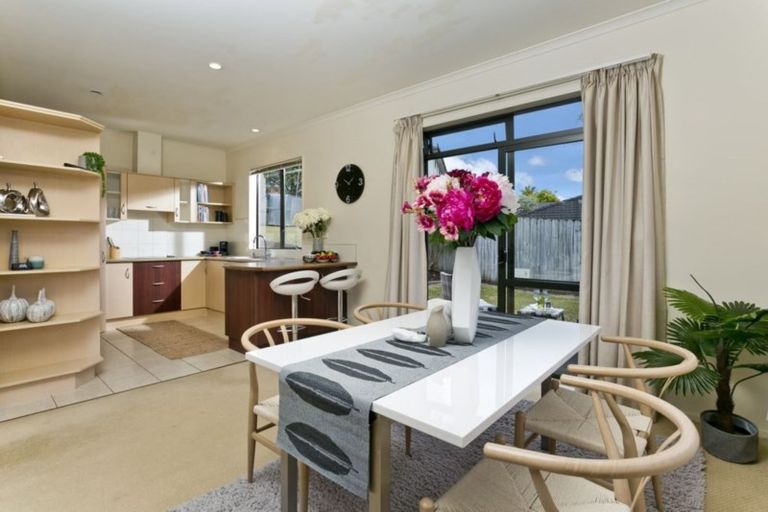 Photo of property in 1 Black Teal Close, Unsworth Heights, Auckland, 0632