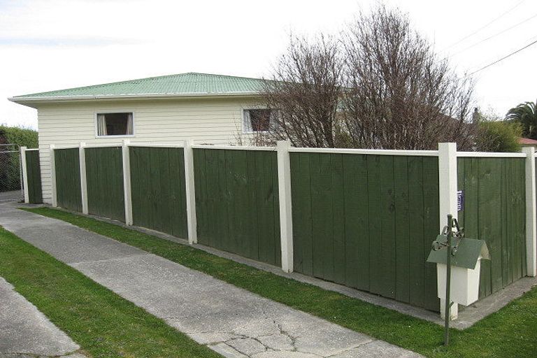 Photo of property in 59 Russell Road, Wainuiomata, Lower Hutt, 5014