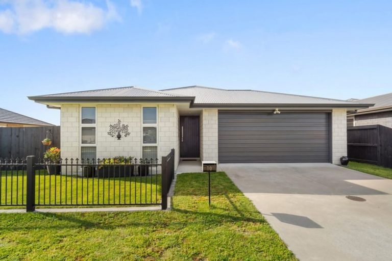 Photo of property in 10 Batty Street, Papamoa Beach, Papamoa, 3118