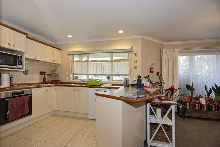 Photo of property in 63 Ngatai Road, Otumoetai, Tauranga, 3110