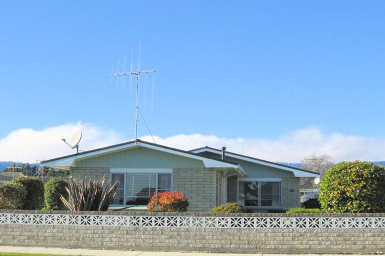 Photo of property in 66 Te Rauparaha Street, Otaki, 5512
