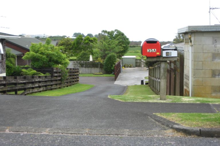 Photo of property in 35 Green Lane, Pukekohe, 2120