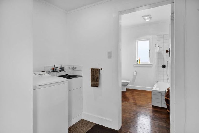 Photo of property in 15b Atiawa Street, Glen Avon, New Plymouth, 4312