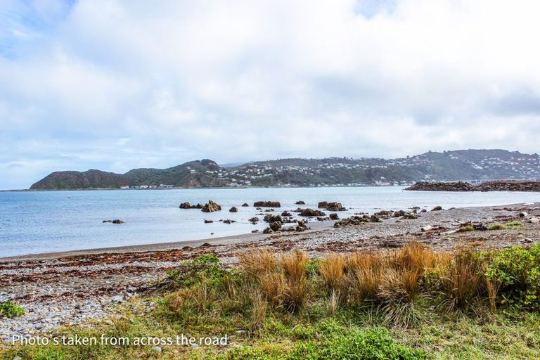 Photo of property in 47 Moa Point Road, Moa Point, Wellington, 6022