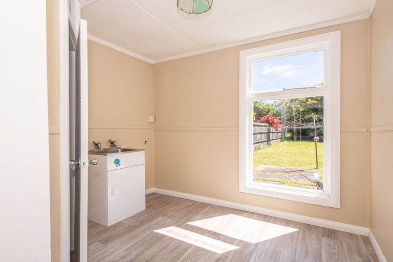 Photo of property in 82-84 Queen Street, Westport, 7825