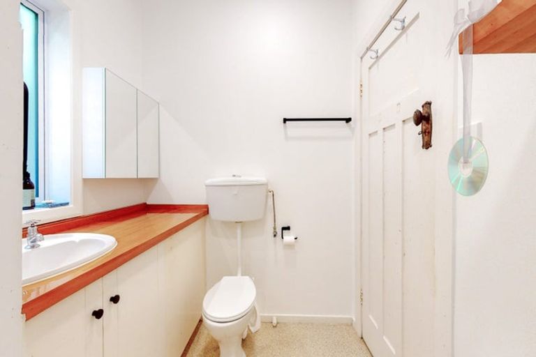 Photo of property in 3a Linwood Way, Island Bay, Wellington, 6023