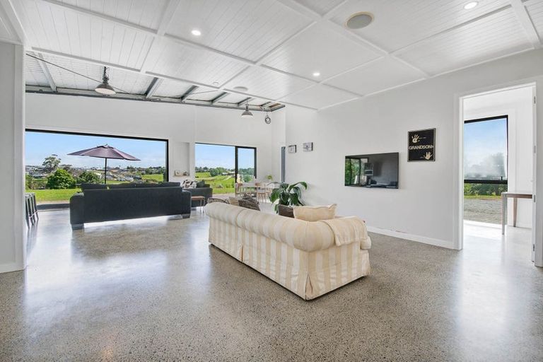 Photo of property in 60 Goodall Road, Snells Beach, 0920