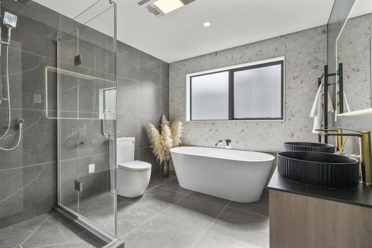 Photo of property in 3 Tawapou Close, Massey, Auckland, 0614