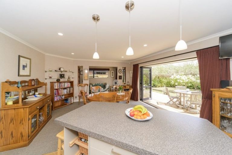 Photo of property in 17 Liberty Grove, Kelvin Grove, Palmerston North, 4414