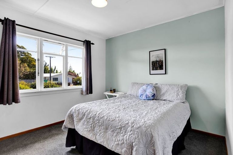 Photo of property in 5 Ranfurly Street, Frankleigh Park, New Plymouth, 4310