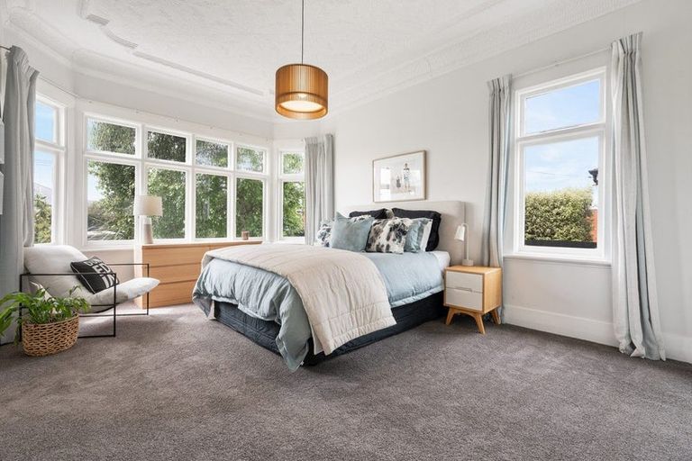 Photo of property in 72 Hargest Crescent, Saint Clair, Dunedin, 9012