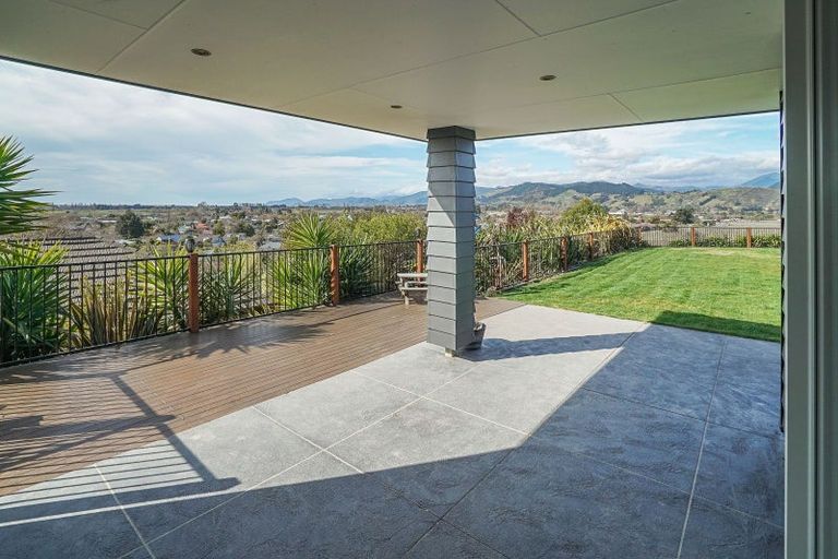 Photo of property in 11 Katania Heights, Brightwater, 7022