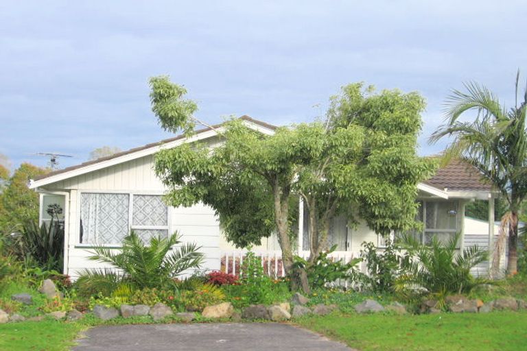 Photo of property in 26 Sunline Avenue, Massey, Auckland, 0614