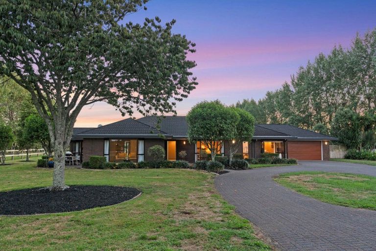 Photo of property in 419 Clevedon-takanini Road, Clevedon, 2582