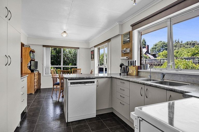 Photo of property in 2/39 Awanui Street, Merrilands, New Plymouth, 4312