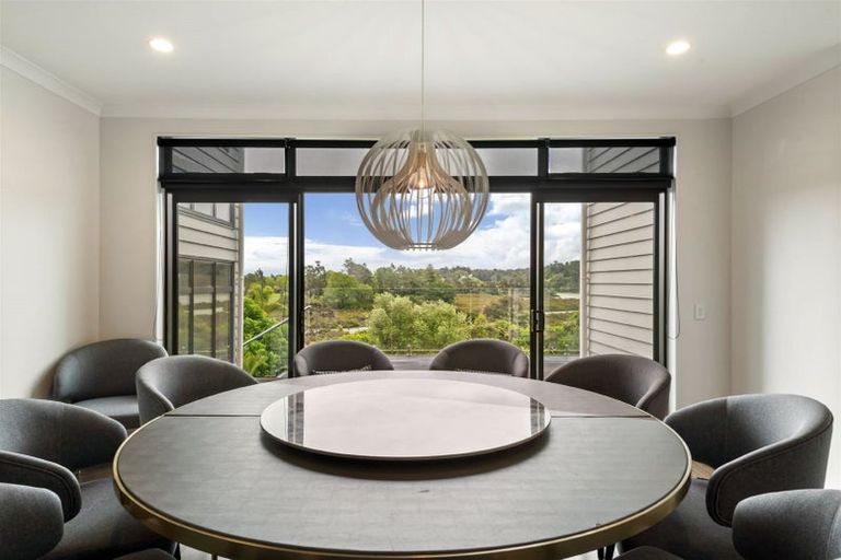 Photo of property in 16 Schopolo Place, Schnapper Rock, Auckland, 0632