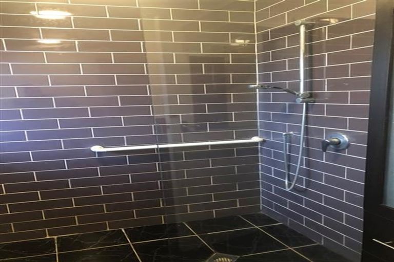 Photo of property in 17 Mildmay Road, Henderson, Auckland, 0610